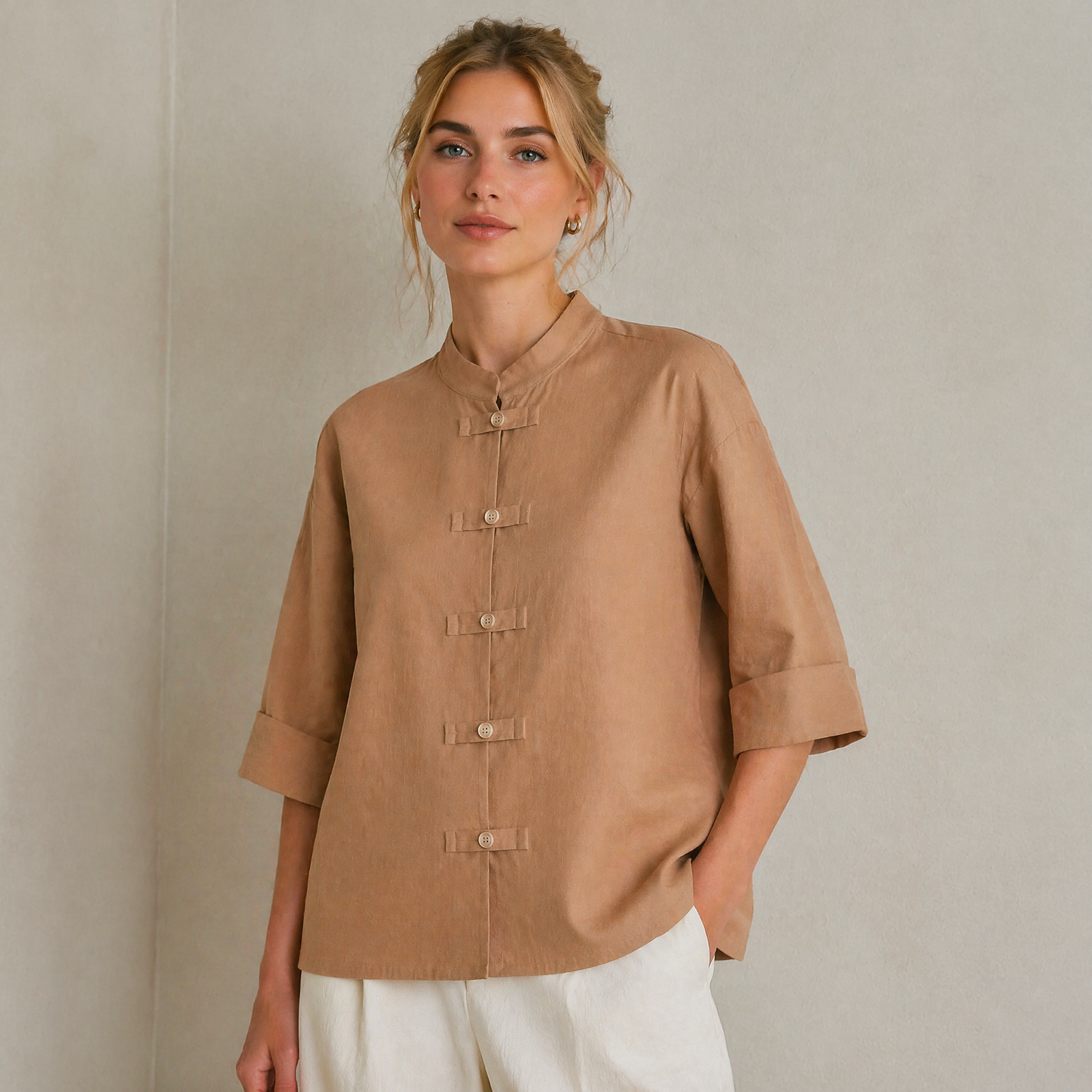 XUNA Oversize Hemdjacke 21718 in Camel am Model