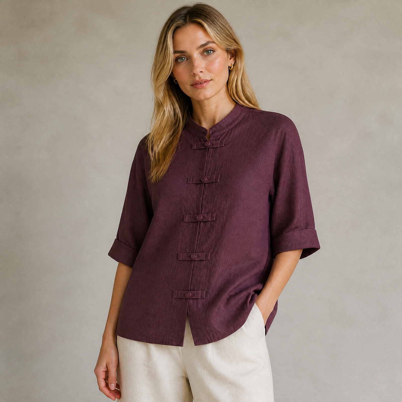 XUNA Oversize Hemdjacke 21718 in Weinrot am Model