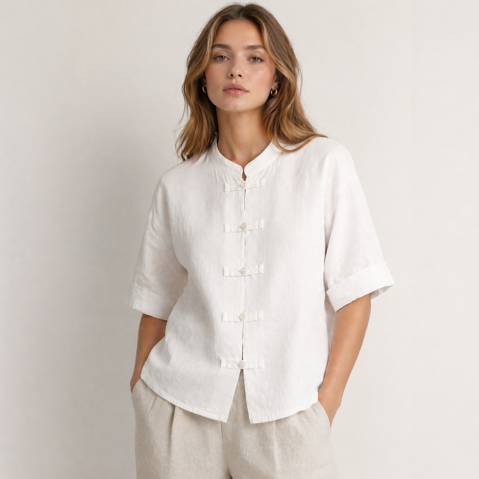 XUNA Oversize Hemdjacke 21718 in Weiss am Model