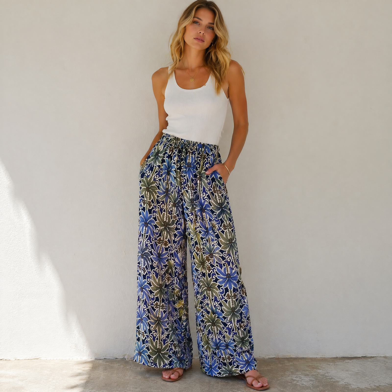 XUNA Weite Hose 940840 in Blau am Model